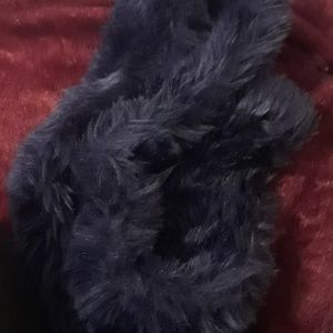 Navy blue faux fur scarf